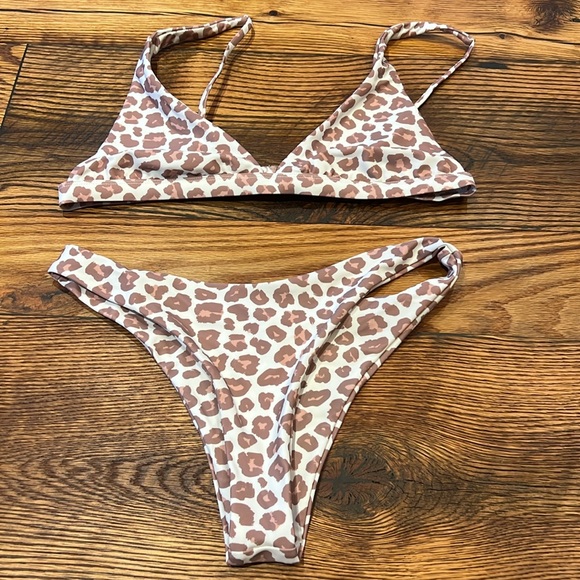 NWOT Koana Bikini (fits Small!) - Picture 3 of 6